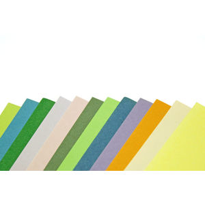 Tónovaný papír A4 / různé barvy