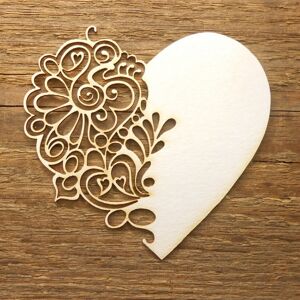 Dřevěné dekorační srdce – ornament